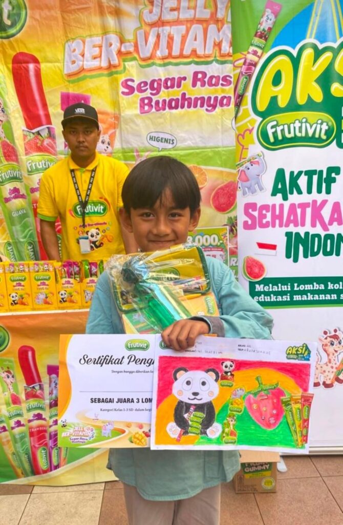 Lomba Kolase sampah di SD Islam Bani Hasyim