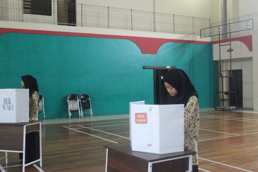 SMP Islam Bani Hasyim Gelar P5 Suara Demokrasi untuk Kenalkan Pemilihan Demokratis