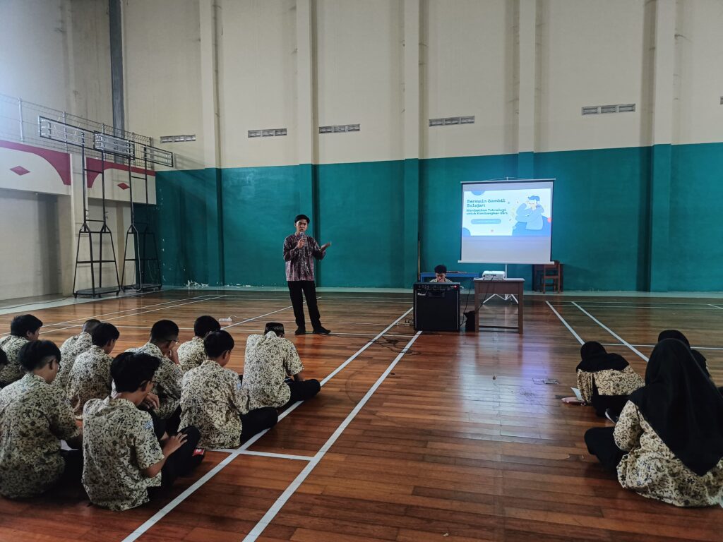 Sarasehan Santri Bijak dan Produktif Gunakan Teknologi di Era Digital